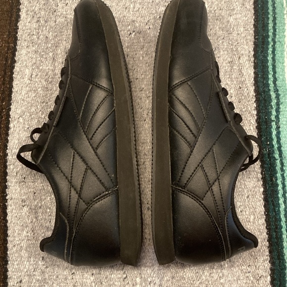 Reebok Classic Men's Black Sneakers - Picture 2 of 6